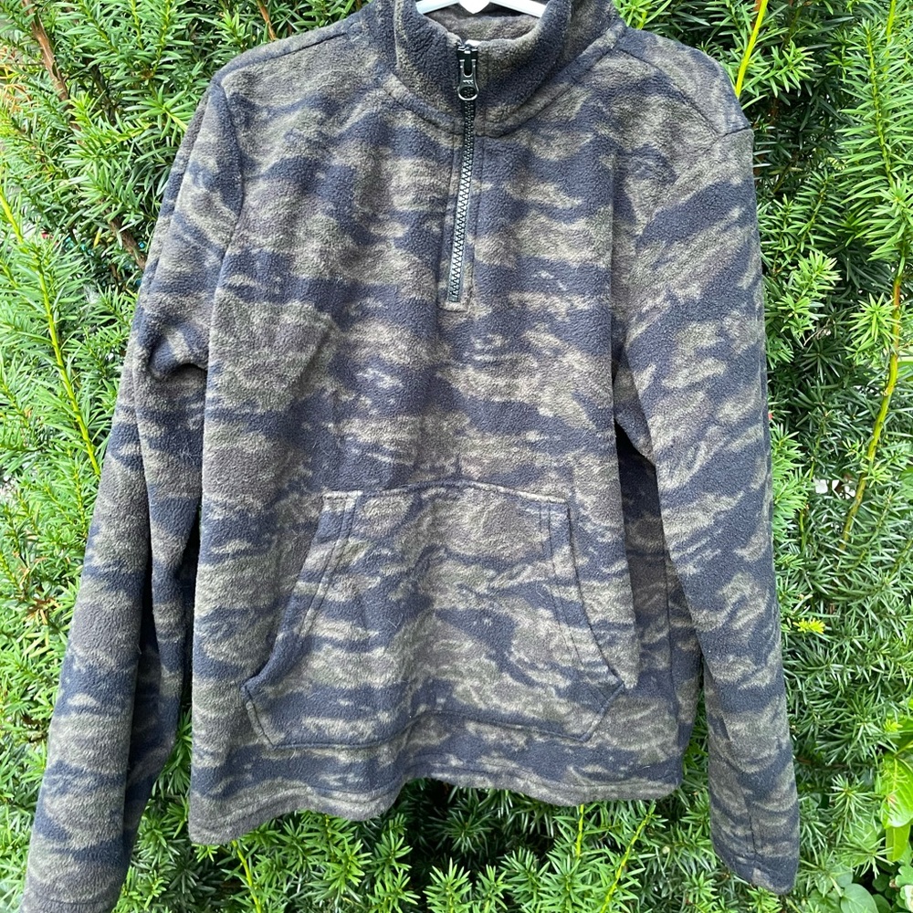 Two identical boys fleece camo sweaters